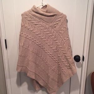 Women’s Inis Crafts Ireland Wool Poncho, Size M/L